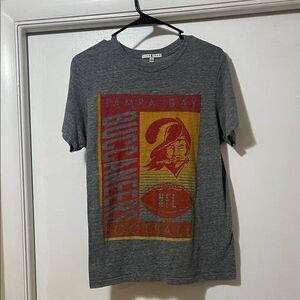 Junk Food Clothing Gray Buccaneers Graphic Tee vintage size small